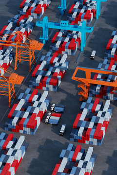 3D terminal cargo pattern with crane and truck circulation