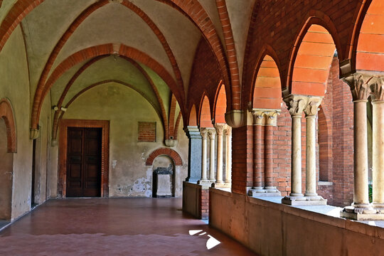 Milano, L'abbazia benedettina di Chiaravalle, Lombardia, Italia