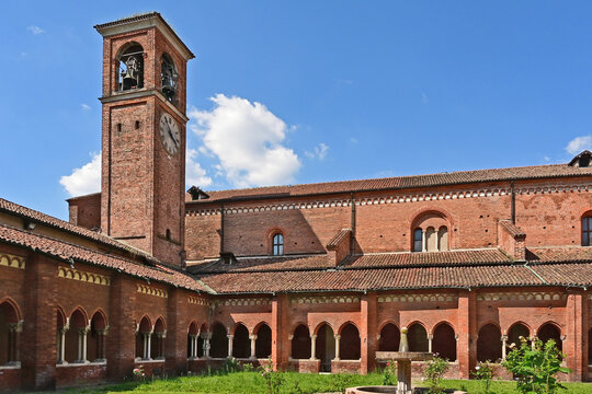 Milano, L'abbazia benedettina di Chiaravalle, Lombardia, Italia