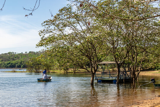 Homem pescando na Serra a Canastra