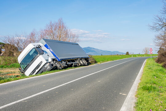 A truck ended up in a ditch on the side of a country road, Collesalvetti, Italy