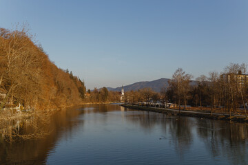 Fototapeta premium river with mountain view in sunny autumn 