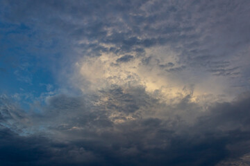 Fototapeta premium Beautiful sky and clouds at sunset