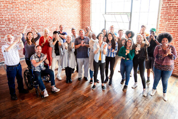 Obraz premium Diverse group celebrating together joyfully