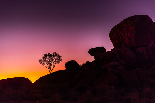 Sunset over Karlu Karlu (Devil's Marbles), Tennant Creek area, Northern Territory, Australia