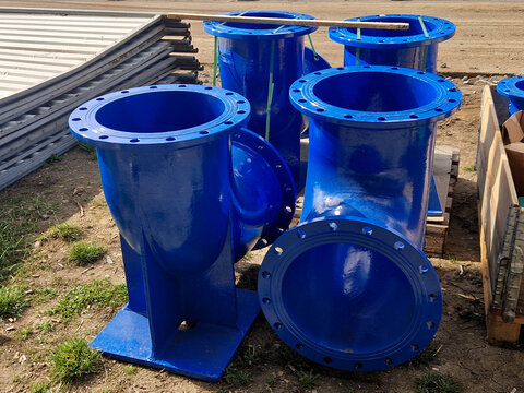 Ductile Iron Flanged Fittings, specifically designed for large scale water or wastewater infrastructure.Flanged Connections circular rings with bolt holes. These allow the fitting to be bolted 