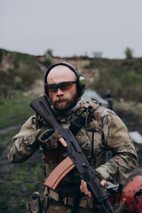 Fototapeta premium Ukrainian soldier looking in the camera during practice