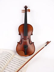 violin isolated on white © 路阳