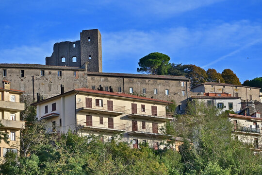 Montefiascone dai sentieri della via Francigena, Tuscia, Lazio