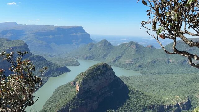 Der Aussichtspunkt Three Rondavels im Blyde River Canyon an der Panorama Route in S&uuml;dafrika