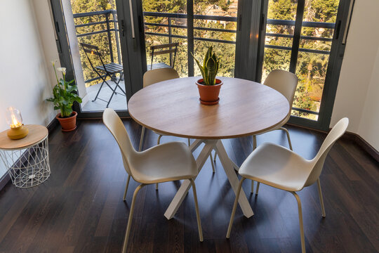 Espacio de comedor interior apartamento