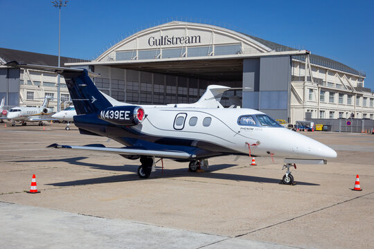 Embraer Phenom 100EX executive private jet