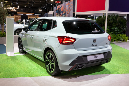 Seat Ibiza FR car