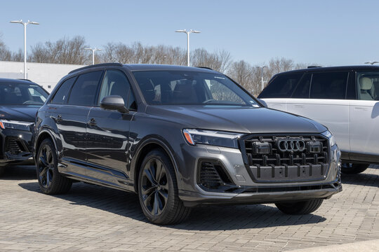 Audi Q7 55 TFSI quattro Luxury SUV display at a dealership. Audi offers the Q7 with a 3.0L TFSI V6 engine. MY:2026