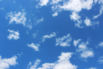 Obraz premium Blue sky with white clouds background, clear weather copy space