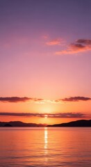 Obraz premium Sunset over water with vibrant colors in the sky
