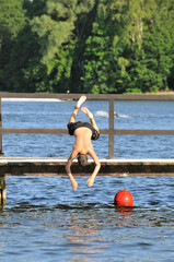 skok na główkę © marsad