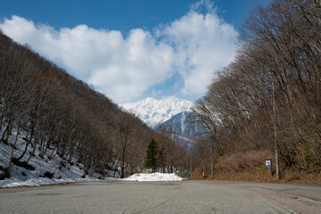 北アルプスの山並み　長野県白馬村 © RATM