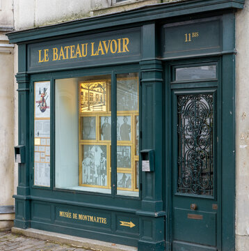 Le Bateau-Lavoir, cit&eacute; d'artistes, ayant notamment accueilli Picasso et Modigliani, Montmartre, Paris, France