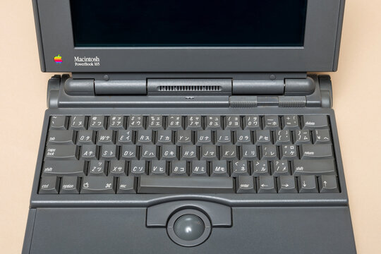 Macintosh PowerBook 165 laptop with Japanese keyboard