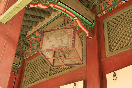korean temple lamp