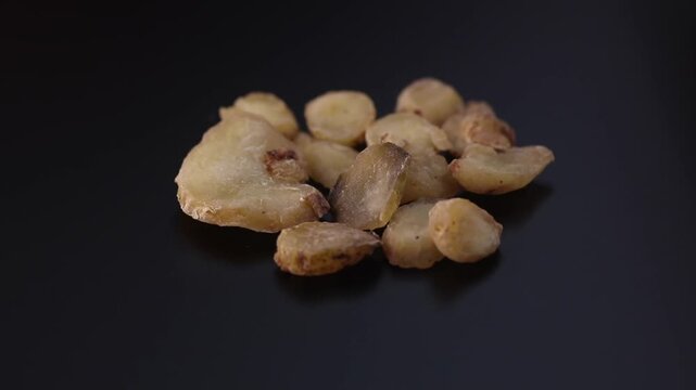 Pinelliae Rhizoma - Praeparatum Cum Zingibere.