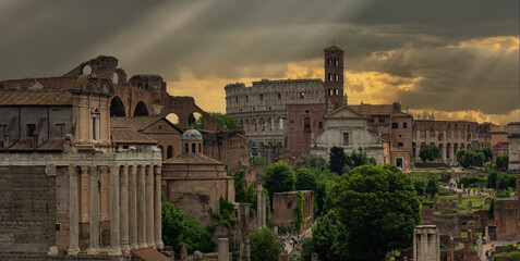 Fototapeta premium Ruins in the Roman Forum under a picturesque sky