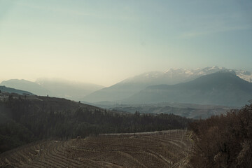 alpejska włoska sielanka w późną zimą © Justyna