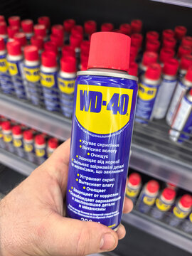 Handy tool for fixing squeaks and preventing rust in everyday life