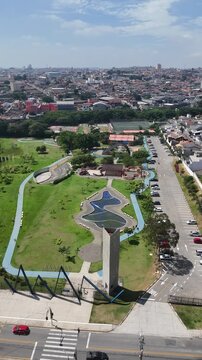 Vista a&eacute;rea do Parque da Cidade destaca &aacute;rea verde, lazer urbano e paisagem da cidade de Mogi das Cruzes.