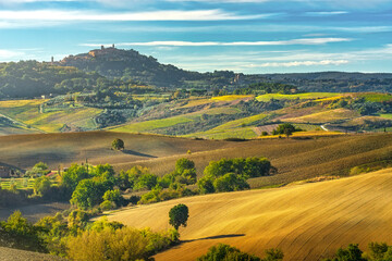 Fototapeta premium Autumn View of Montepulciano and Rural Landscape in Tuscany