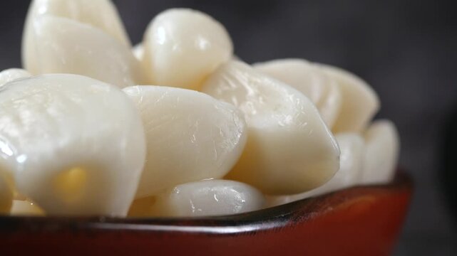 Healthy garlic benefits and uses in recipes
