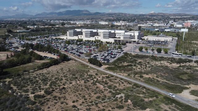 Aerial approach to the Vinalop&oacute; Hospital, Elche, Spain