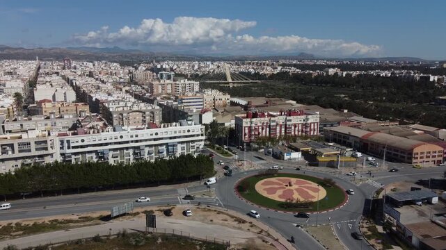 Roundabout on Mayor Ram&oacute;n Pastor Avenue, next to the Vinalop&oacute; riverbed, Elche, Spain