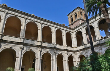 Fototapeta premium Roma, il giardino e la fontana di Palazzo Venezia, Lazio, Italia