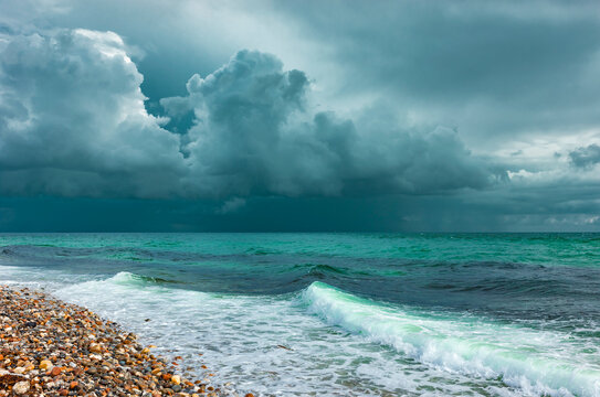 Sturmwolken &uuml;ber einem Ozean