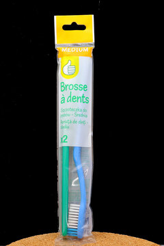 2 brosse &agrave; dent m&eacute;dium sans marque