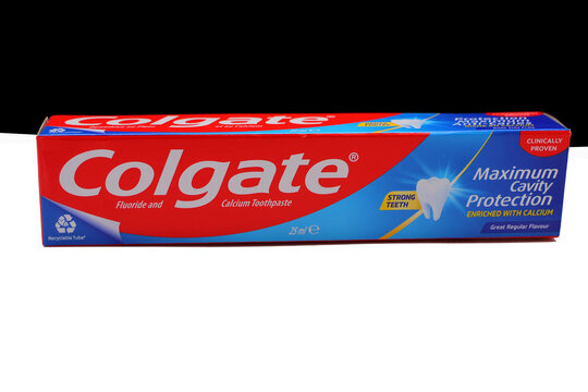Boite de dentifrice Colgate