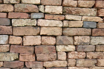 Obraz premium a wall built with recycled bricks