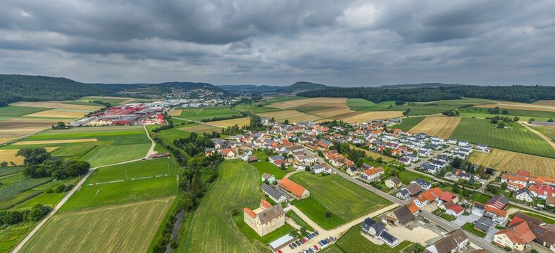 Trochtelfingen im w&uuml;rttembergischen Teil des Geopark Ries in Ostw&uuml;rttemberg aus der Vogelperspektive