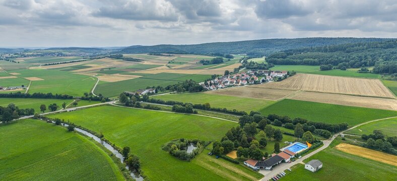 Trochtelfingen im w&uuml;rttembergischen Teil des Geopark Ries in Ostw&uuml;rttemberg aus der Vogelperspektive