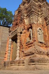 Naklejka premium ruined ancient khmer hindu and buddhist temple (preah ko) in angkor in siem reap in cambodia 