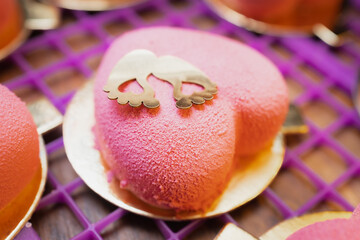 Babeczki w kształcie serca - baby shower © Tadeusz