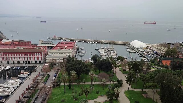 Napoli - Panoramica dalla terrazza del Torrino del Belvedere di Palazzo Reale