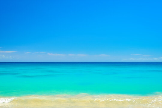 
Boa Vista, Cabo Verde &Aacute;frica: - 22 de marzo de 2026: Praia Lacacao in Boa Vista, Capo Verde is a stunning beach with crystal clear waters and white sand. This was on a hot sunny afternoon. This is a 