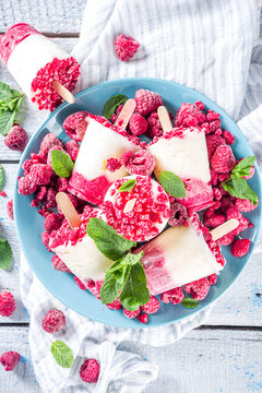 Homemade raspberry yogurt popsicle
