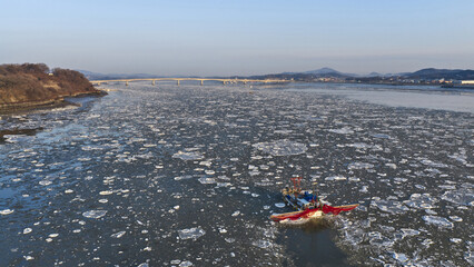 겨울,1,어선,정박,유빙,초지대교,황산도,초지리,강화군,인천 © JinChang