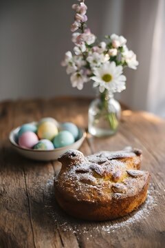 dolce colomba di pasqua pasquale ovetti uovo  cioccolato
