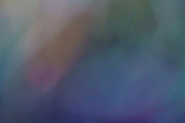  Abstrakcyjne tło z miękkim rozmyciem pastelowych kolorów. Delikatne przejścia tonalne niebieskiego, fioletu i zieleni tworzą artystyczną teksturę, idealną do nowoczesnych projektów i prezentacji. © Henryk Niestrój