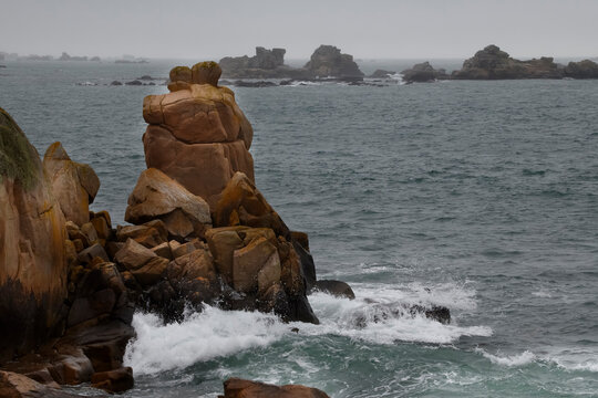 Magnifique paysage de la c&ocirc;te bretonne - Plougrescant Bretagne France